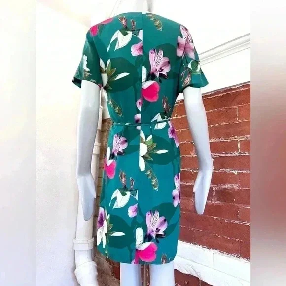 Aritzia Babaton Wallace Dress Emerald Floral Wrap Dress Tropical Knee Length - Picture 5 of 13
